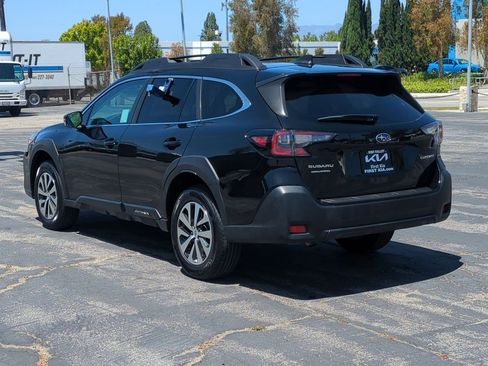 Used 2024 Subaru Outback Premium AWD/4WD image 8