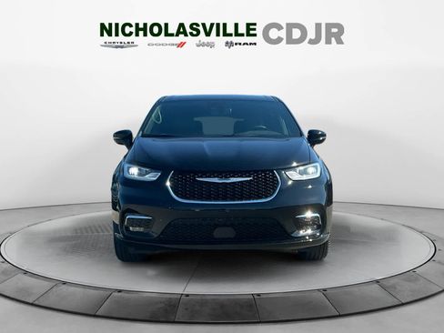 New 2026 Chrysler Pacifica Select AWD/4WD image 9