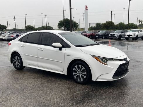 Used 2021 Toyota Corolla LE FWD image 3