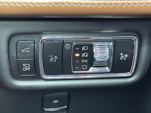 Used 2023 Lincoln Nautilus Reserve w/ Equipment Group 201A image 22