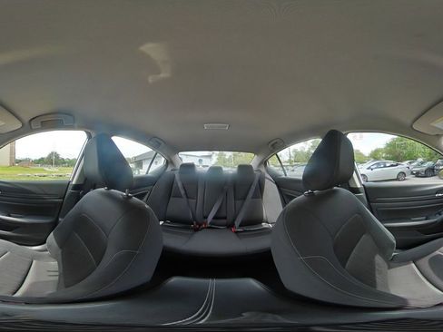 Used 2025 Nissan Altima 2.5 SV image 41