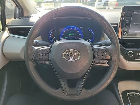 Used 2022 Toyota Corolla LE image 17