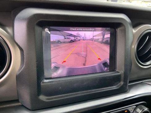 Certified 2022 Jeep Gladiator Sport image 23