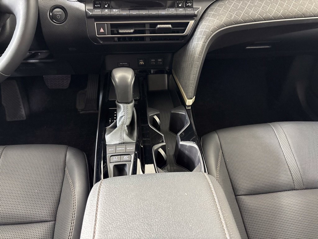 Used 2025 Toyota Camry XLE FWD image 23
