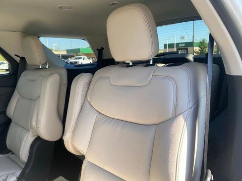 Certified 2025 Ford Explorer Active w/ Active Comfort Package RWD image 29