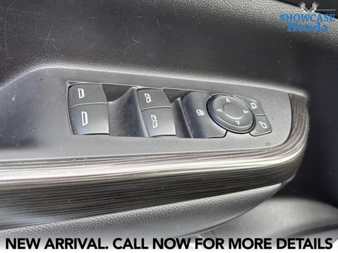 Used 2023 GMC Acadia SLT FWD image 9