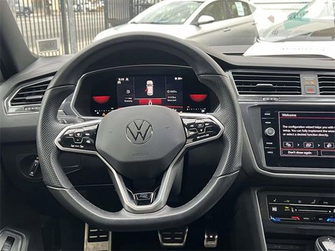 Certified 2022 Volkswagen Tiguan SE R-Line image 15