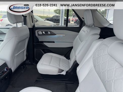 Used 2025 Ford Explorer Platinum w/ Ultimate Package AWD/4WD image 31