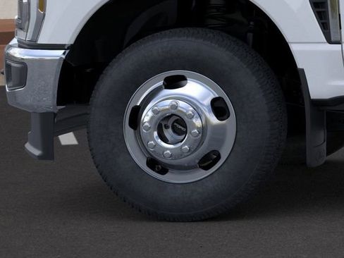 New 2026 Ford F350 XLT image 19