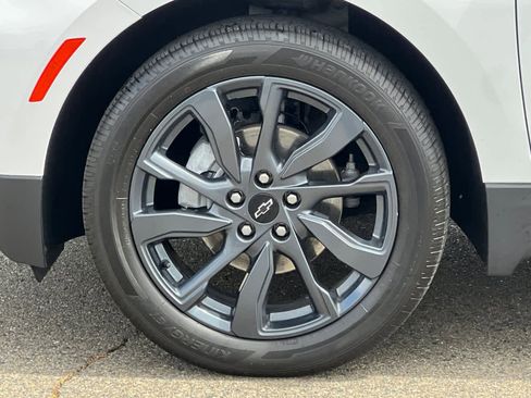 Used 2024 Chevrolet Equinox RS w/ RS Leather Package FWD image 32