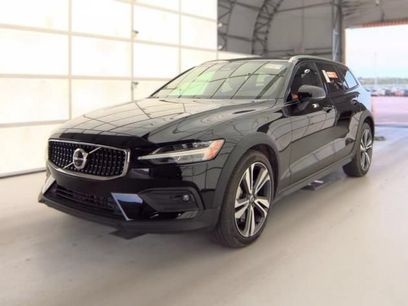 Used 2025 Volvo V60 B5 Cross Country Plus