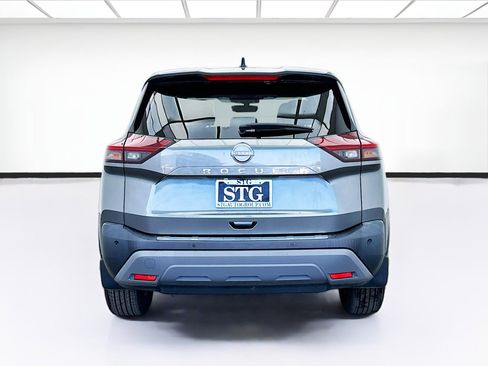 Used 2023 Nissan Rogue S image 5