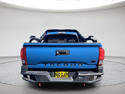 Used 2019 Toyota Tacoma TRD Off-Road w/ Technology Package AWD/4WD image 5