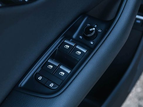 Used 2019 Audi Q8 Premium w/ Convenience Package image 27