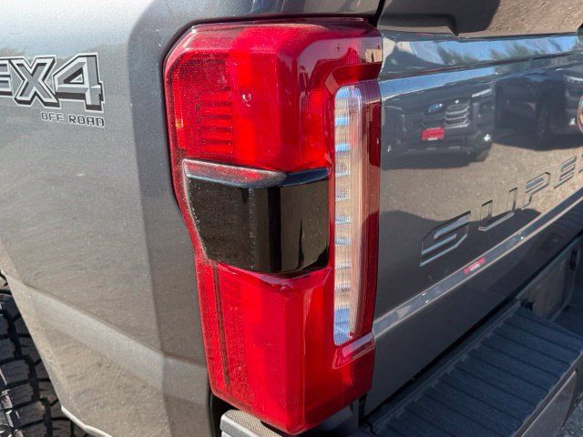 Used 2024 Ford F350 Lariat w/ Lariat Ultimate Package AWD/4WD image 14