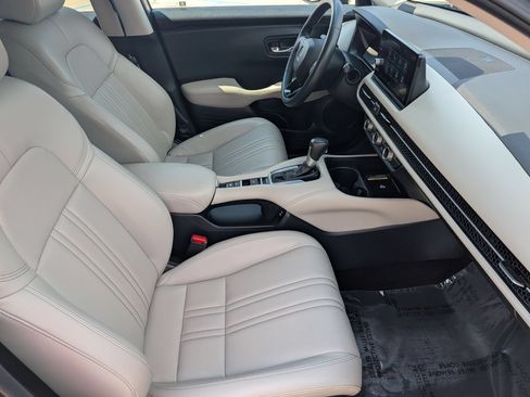 Certified 2025 Honda HR-V EX-L image 32
