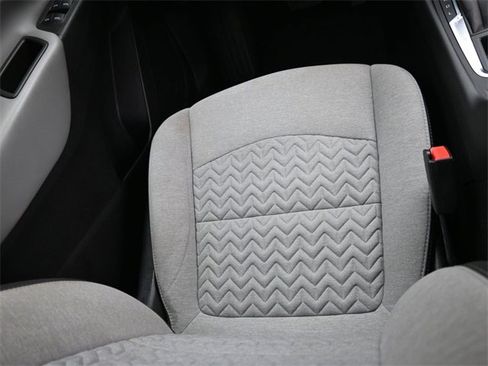 Used 2023 Chevrolet Equinox LS image 13