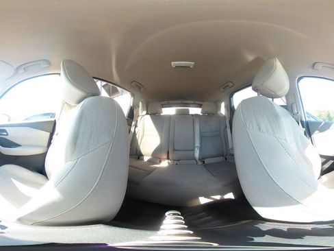 Used 2025 Nissan Rogue SV image 44