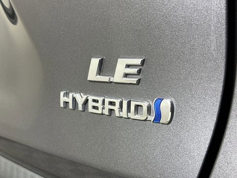 Used 2021 Toyota RAV4 LE image 68