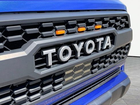 Used 2022 Toyota Tacoma SR5 AWD/4WD image 29