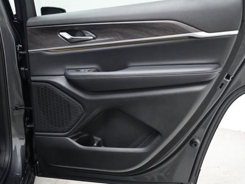 New 2025 Jeep Grand Cherokee L Limited image 21