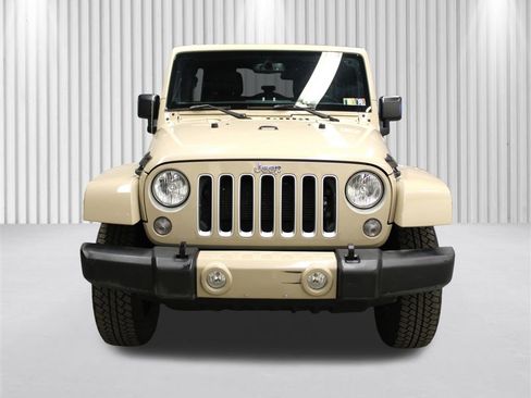Certified 2016 Jeep Wrangler Unlimited Sahara w/ Max Tow Package image 32