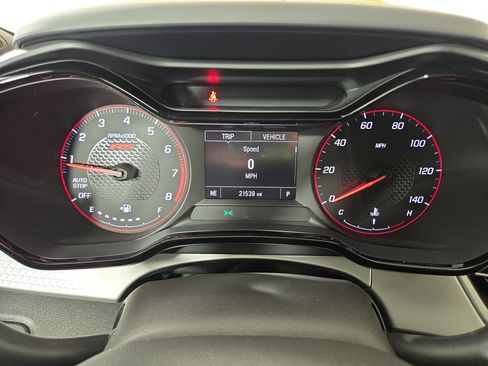 Certified 2024 Chevrolet Trax RS w/ Sunroof Package FWD image 17