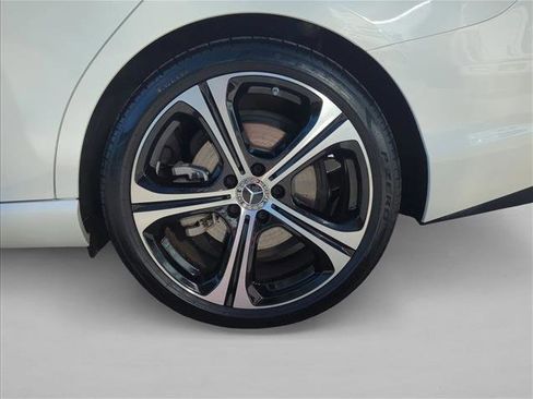 Used 2024 Mercedes-Benz C 300 Sedan image 9