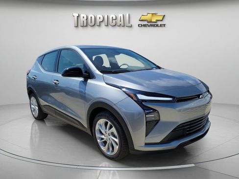 New 2027 Chevrolet Bolt LT w/ Comfort Package FWD image 4