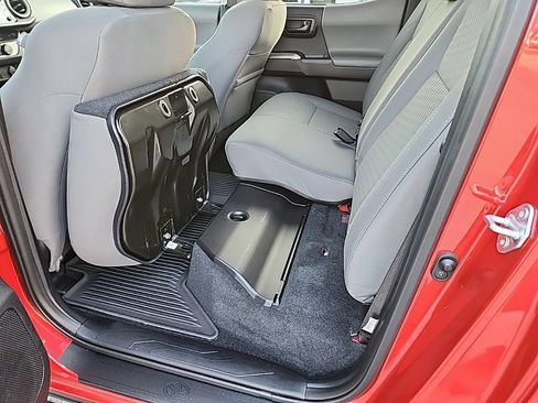 Used 2022 Toyota Tacoma SR5 AWD/4WD image 31