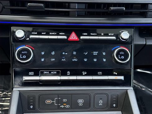 Used 2025 Hyundai Santa Fe Calligraphy FWD image 12