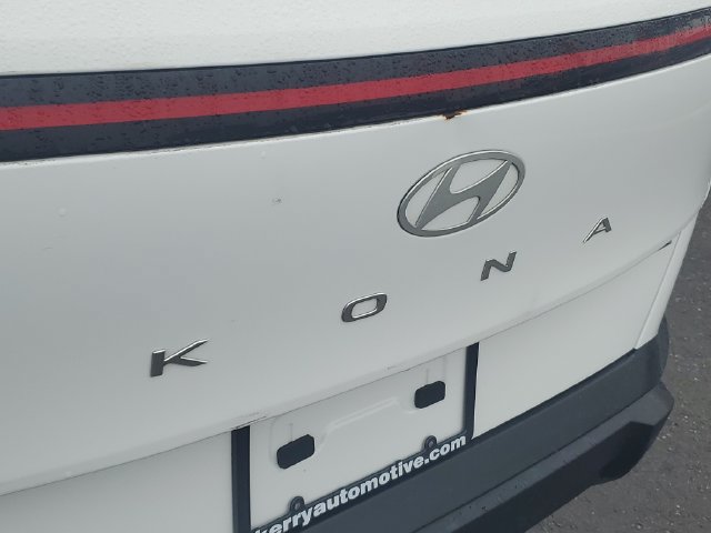 Certified 2025 Hyundai Kona SEL AWD/4WD image 8