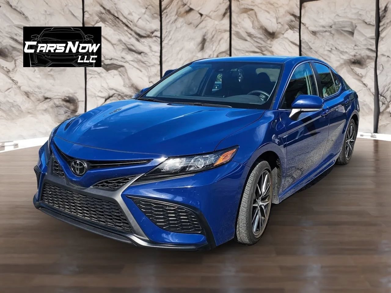 Used 2023 Toyota Camry SE FWD image 3