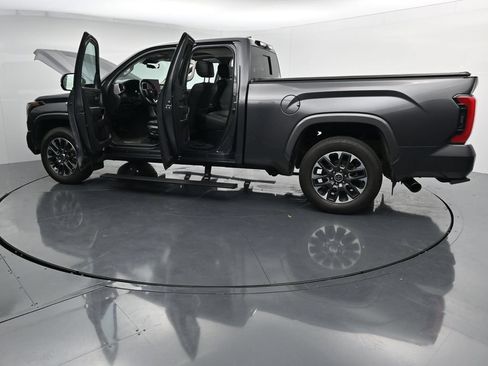 Used 2022 Toyota Tundra Limited AWD/4WD image 39