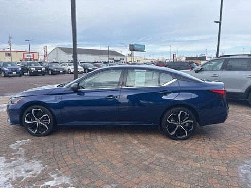 Used 2024 Nissan Altima 2.5 SR image 8