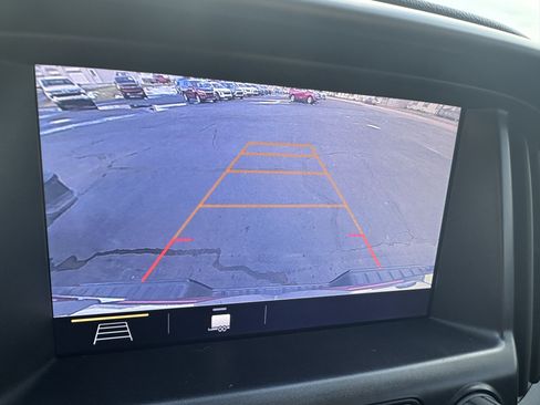 Used 2022 GMC Canyon AT4 image 18