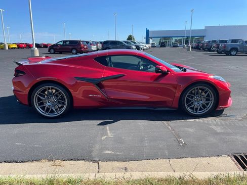 Used 2025 Chevrolet Corvette Z06 w/ Chrome Exterior Badge Package RWD image 7
