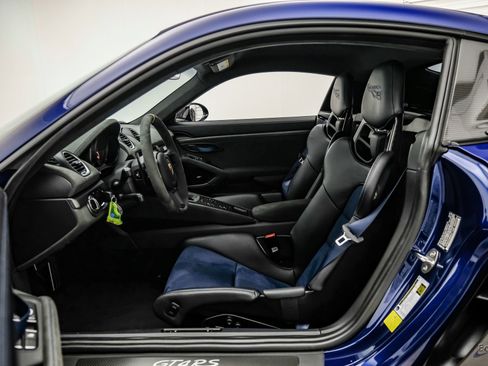 Used 2025 Porsche 718 Cayman GT4 RS RWD image 46