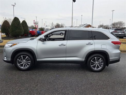 Used 2019 Toyota Highlander XLE image 4