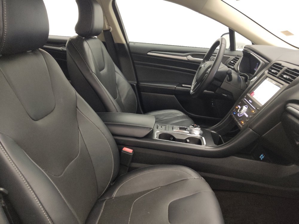 Used 2019 Ford Fusion Energi Titanium FWD image 19