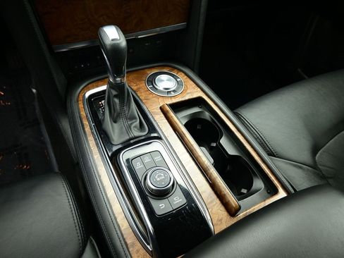 Used 2024 Nissan Armada SL image 21