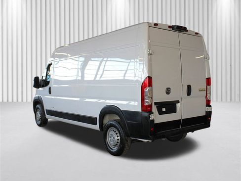 Used 2025 RAM ProMaster 2500 w/ Convenience Group FWD image 5