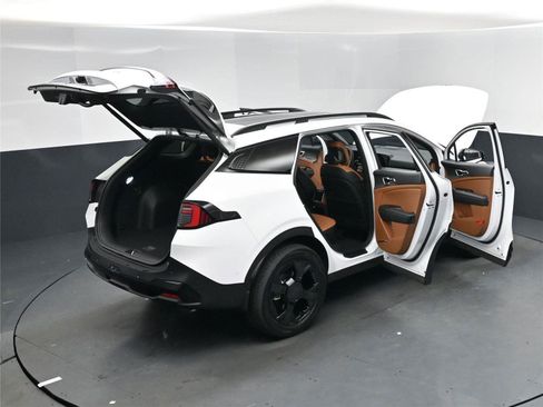 New 2026 Kia Sportage X-Line w/ X-Line Technology Package image 18