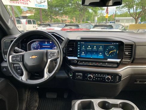 Used 2025 Chevrolet Silverado 3500 LT w/ Safety Package AWD/4WD image 5