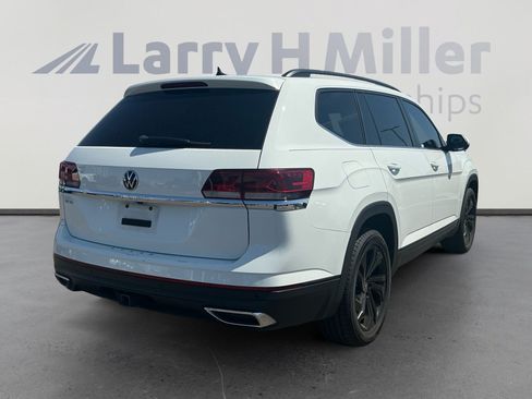 Used 2023 Volkswagen Atlas SE w/ Panoramic Sunroof Package FWD image 5