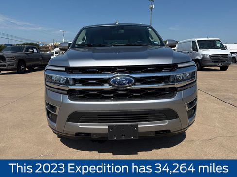 Used 2023 Ford Expedition Limited AWD/4WD image 2