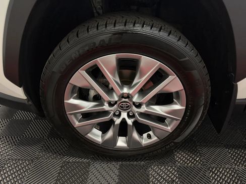 Used 2022 Toyota RAV4 Limited AWD/4WD image 11