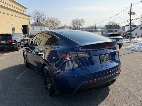 Used 2022 Tesla Model Y Performance image 5