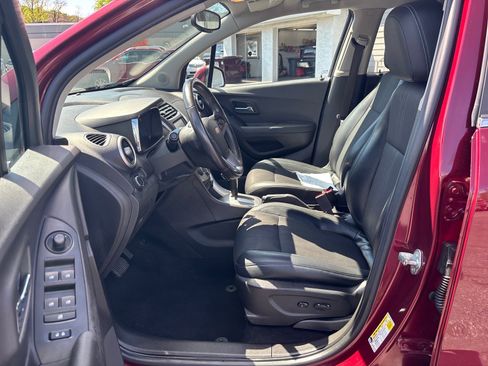 Used 2016 Chevrolet Trax LT w/ LT Convenience Package AWD/4WD image 10