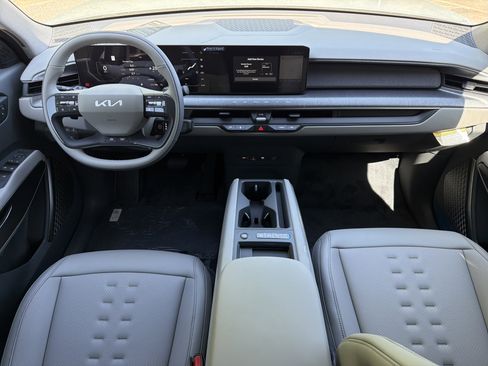 New 2026 Kia EV9 Wind image 2